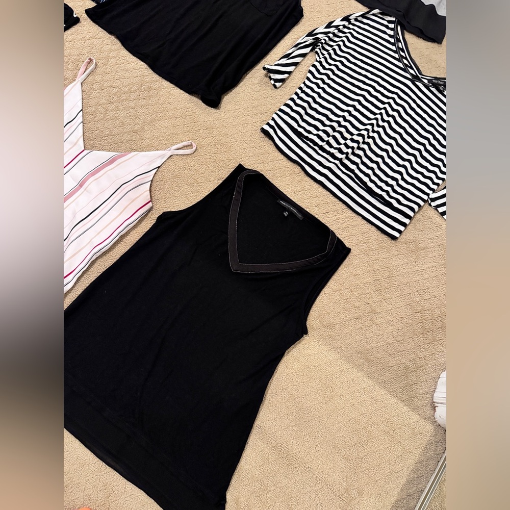 Almost new Bundle of 7 White House Black Market tops - Picture 11 of 14